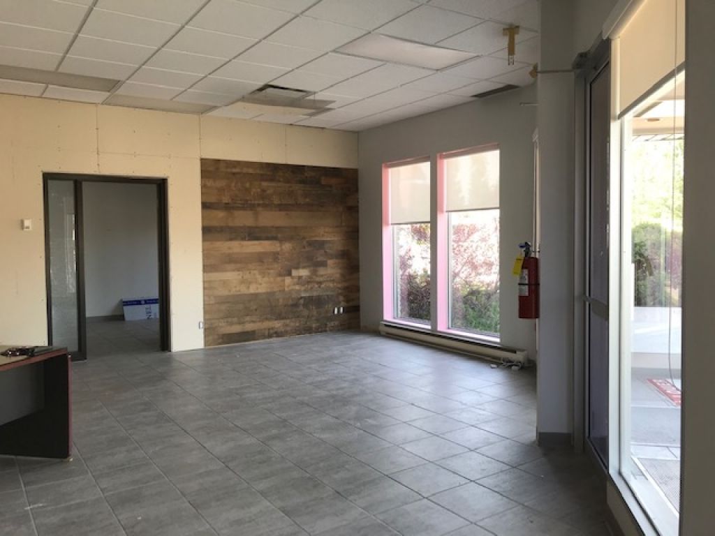 COMMERCIAL SPACE FOR RENT IN JONQUIRE - FROM 800 SQ. FT.