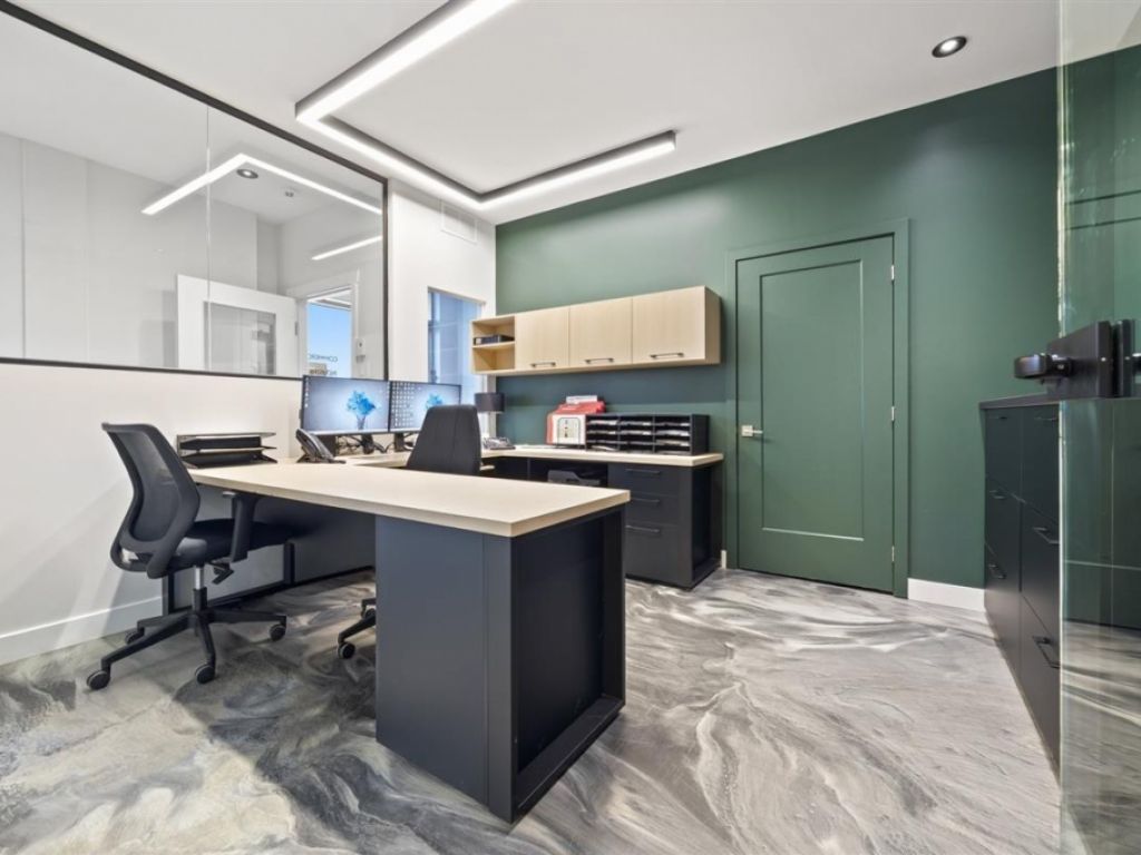 Industrial space for lease - 1329 Rue Nationale