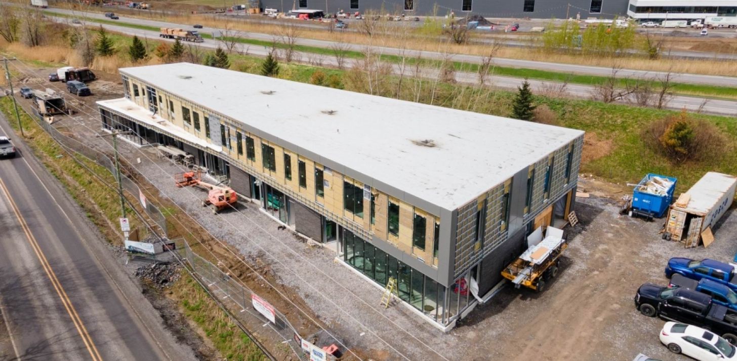 Espace Industriel et Commercial de Premier Choix à Louer - À louer