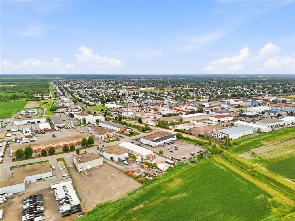Industrial building for sale