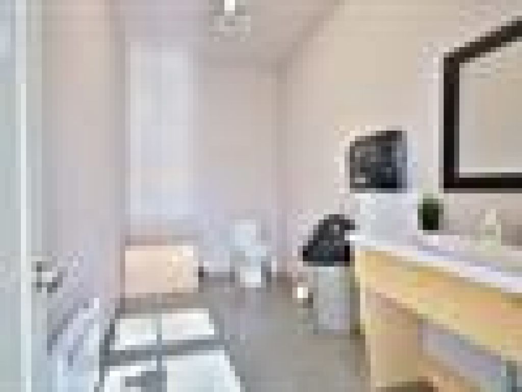 Local � louer (industriel - commercial - showroom - bureaux)