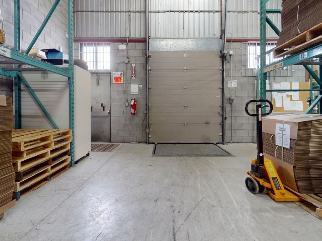 Local industriel � louer | Boisbriand | 2500 � 50 000 PI�