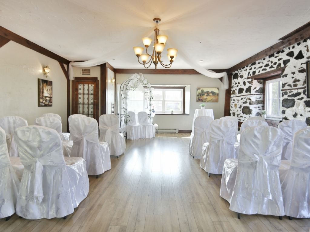 Restaurant with reception room for sale