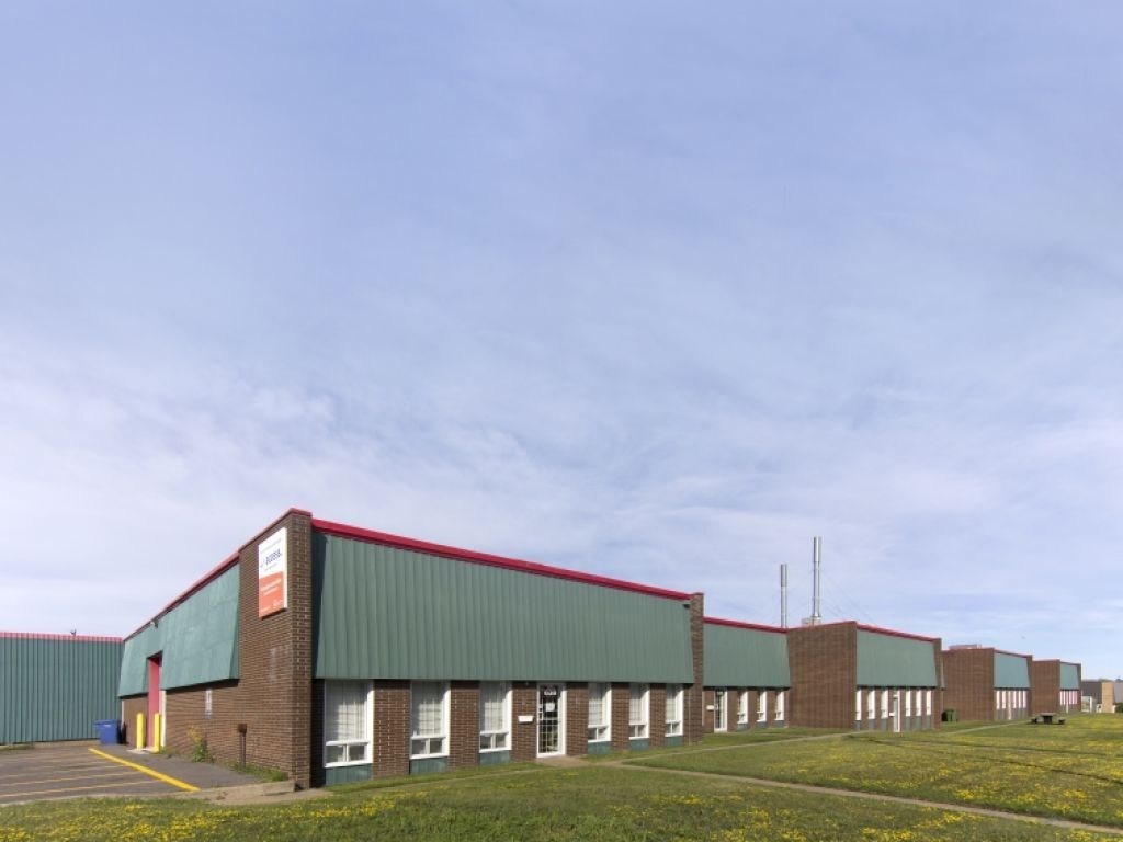 ESPACE INDUSTRIEL POUR INDUSTRIEL OU  ENTREPOSAGE