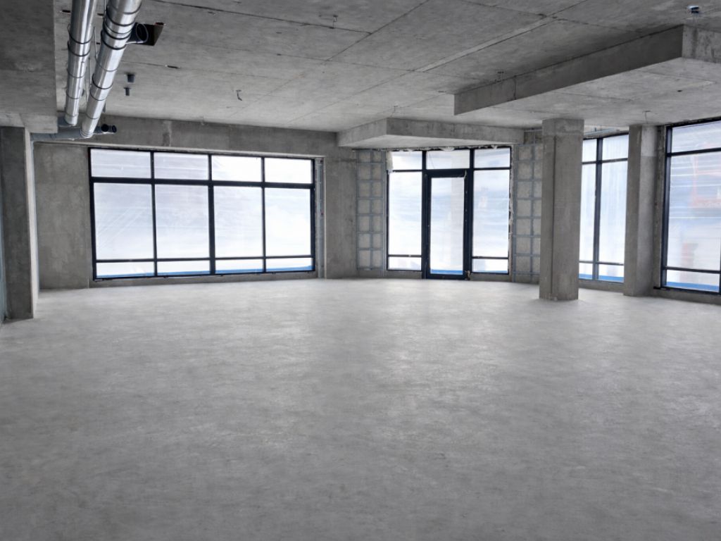 COMMERCIAL SPACES FOR LEASE � HIGH TRAFFIC ON DORVAL AVENUE