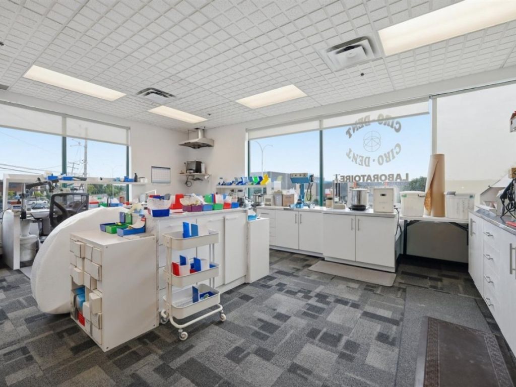Condo commercial � vendre