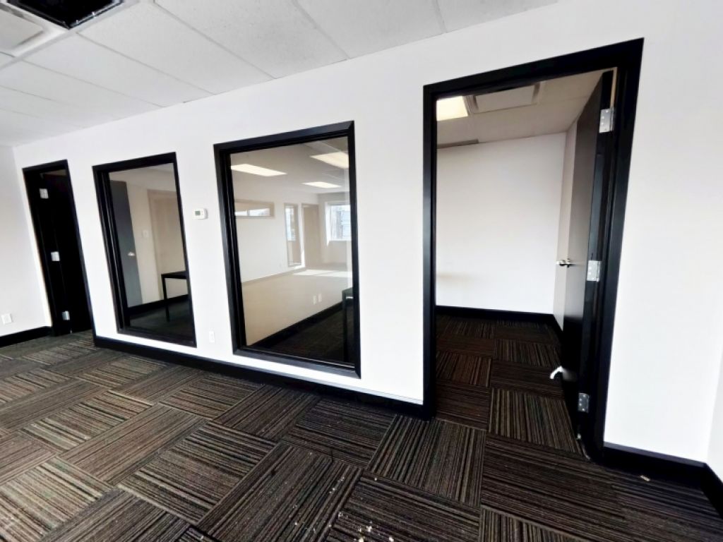 Espace de bureau � louer en 2e �tage � 3700 Hamel - Local 100 � Les Saules