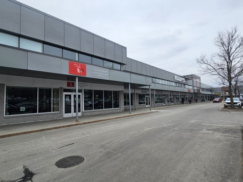 PLAZA LAVAL - BUREAU 248