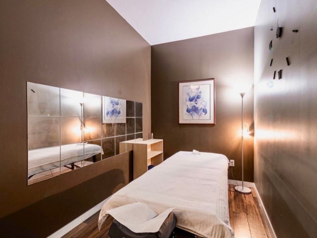 Commercial condo 1,277 sq. ft. Downtown Montreal