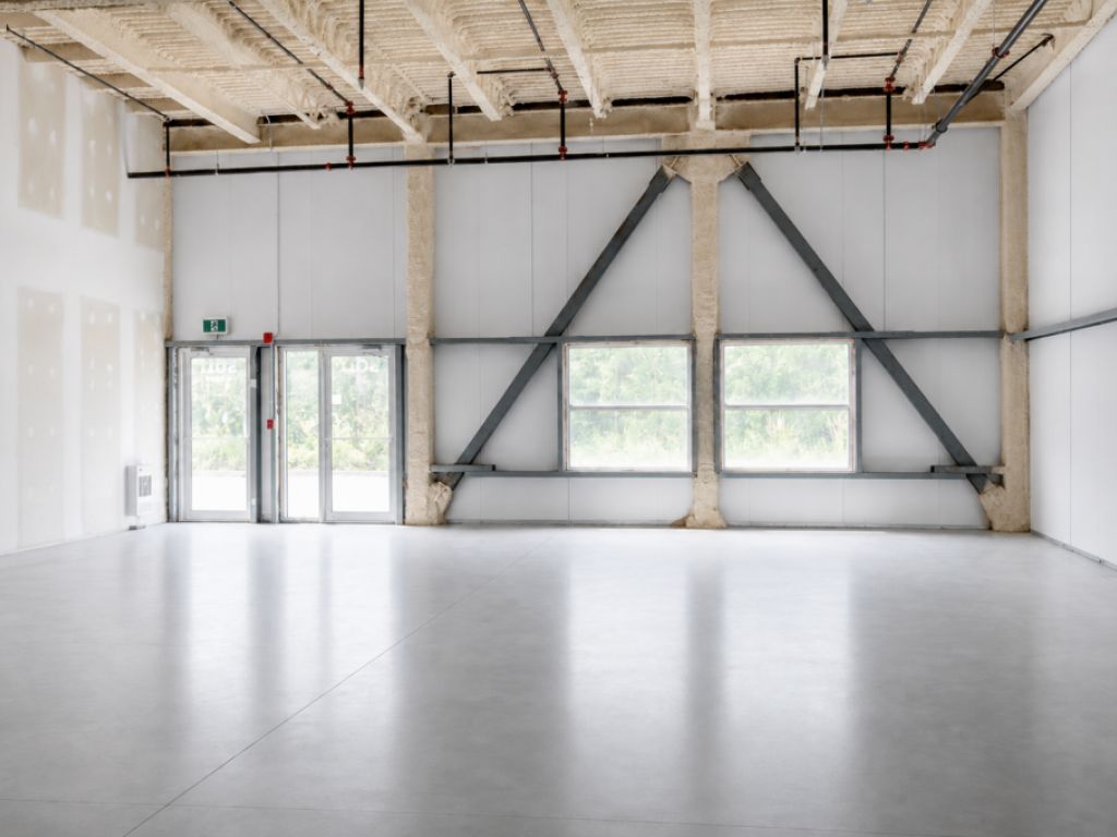 Industrial Space for Rent of 22 560 sq. ft. | | Laval