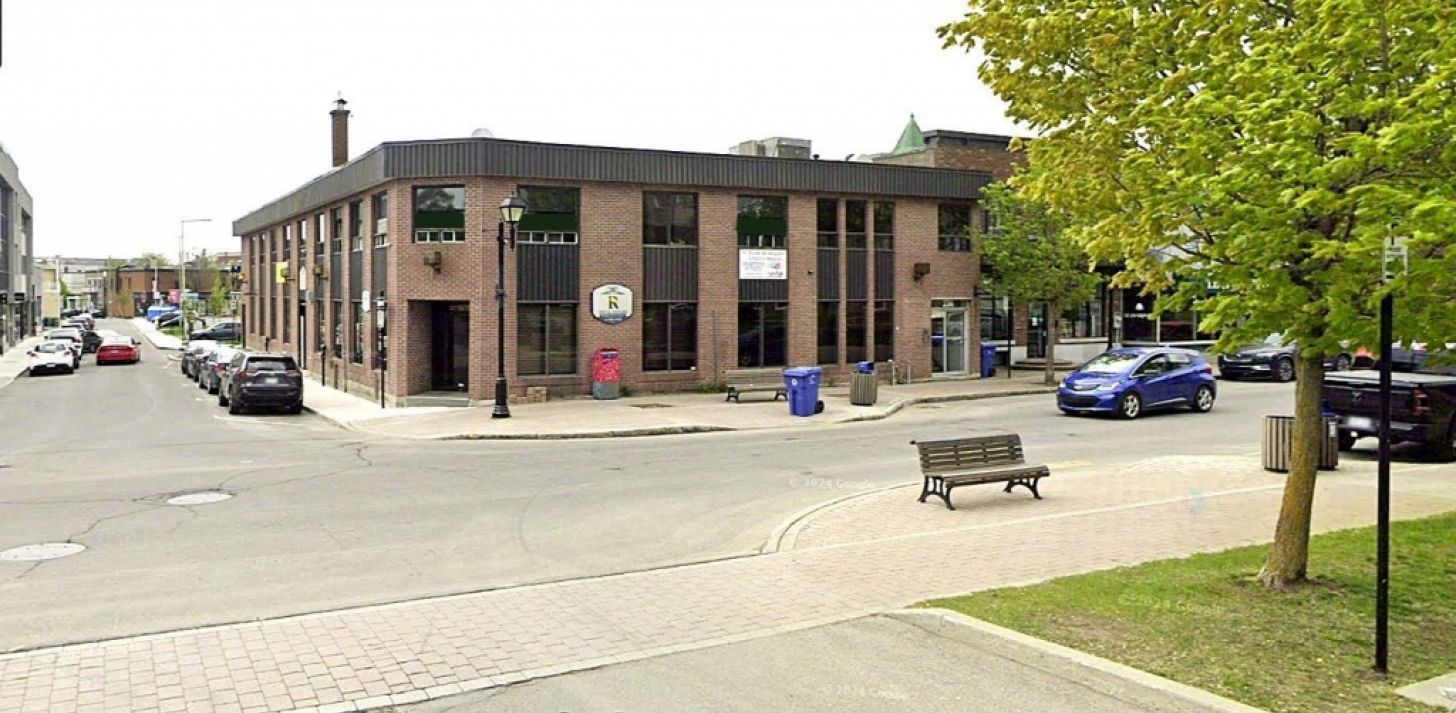 Office for rent 1414 sqft on 2nd floor downtown St-Jerome - For Rent