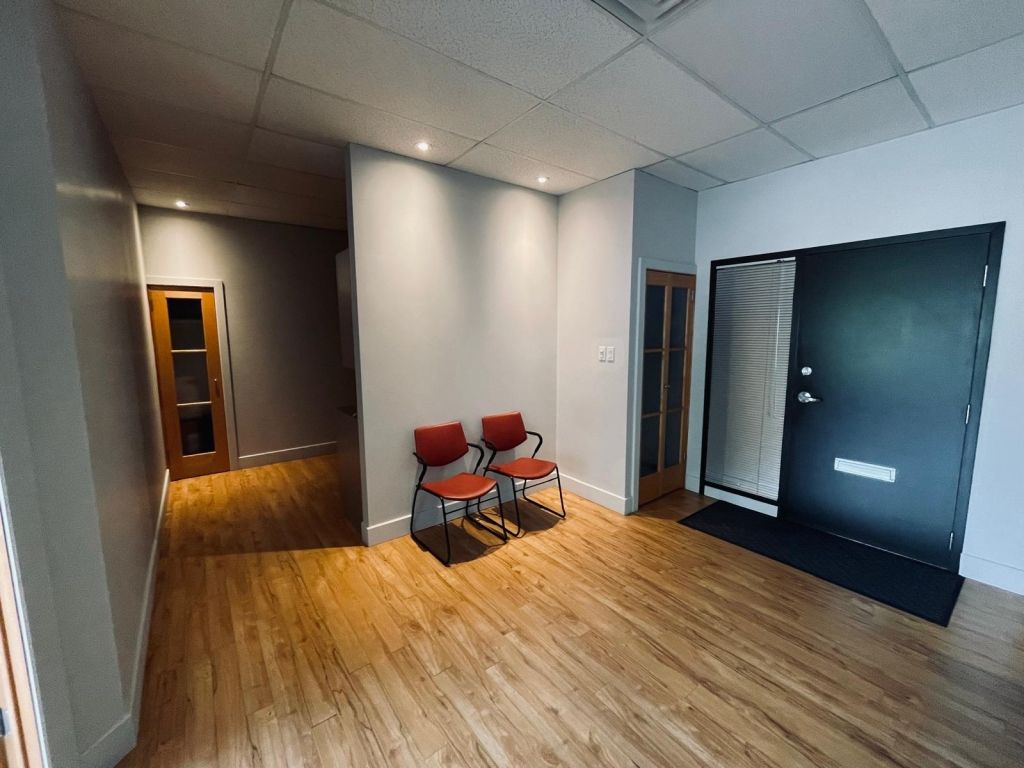 Office for rent 1040 sqf - Old Longueuil South Shore - 365 St-Jean street