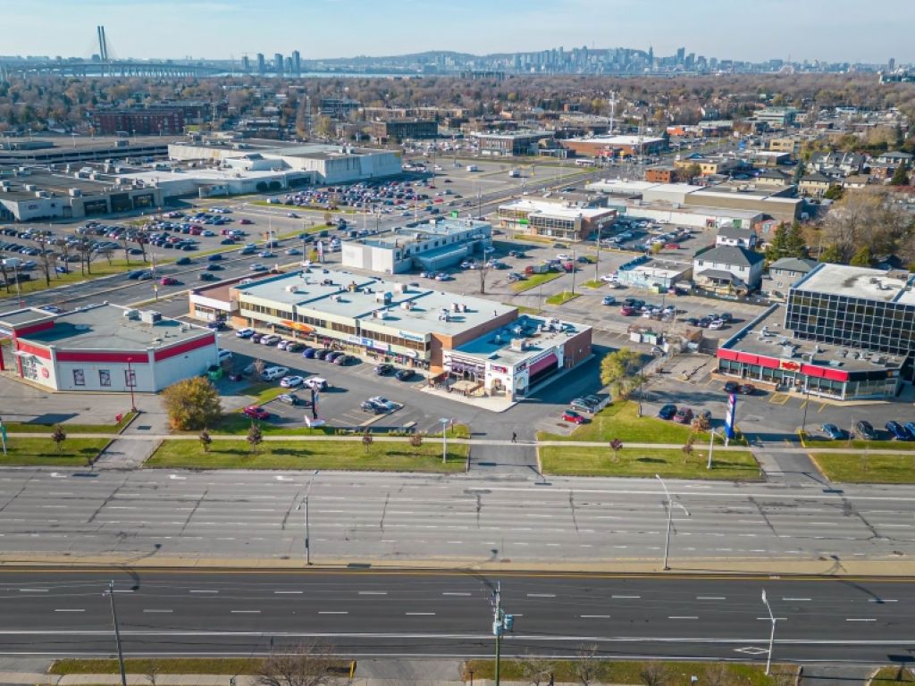 Commercial space and offices for rent Brossard