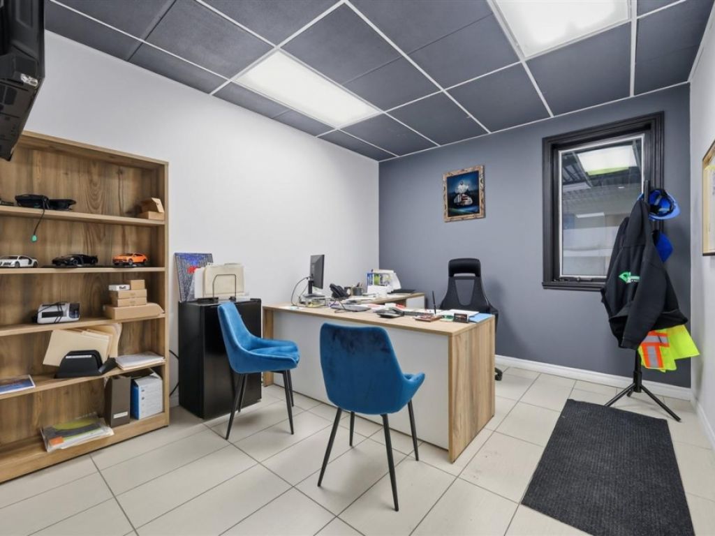 B�tisse industrielle � vendre