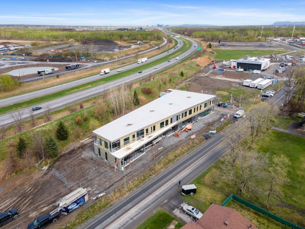 Espace Industriel et Commercial de Premier Choix  Louer