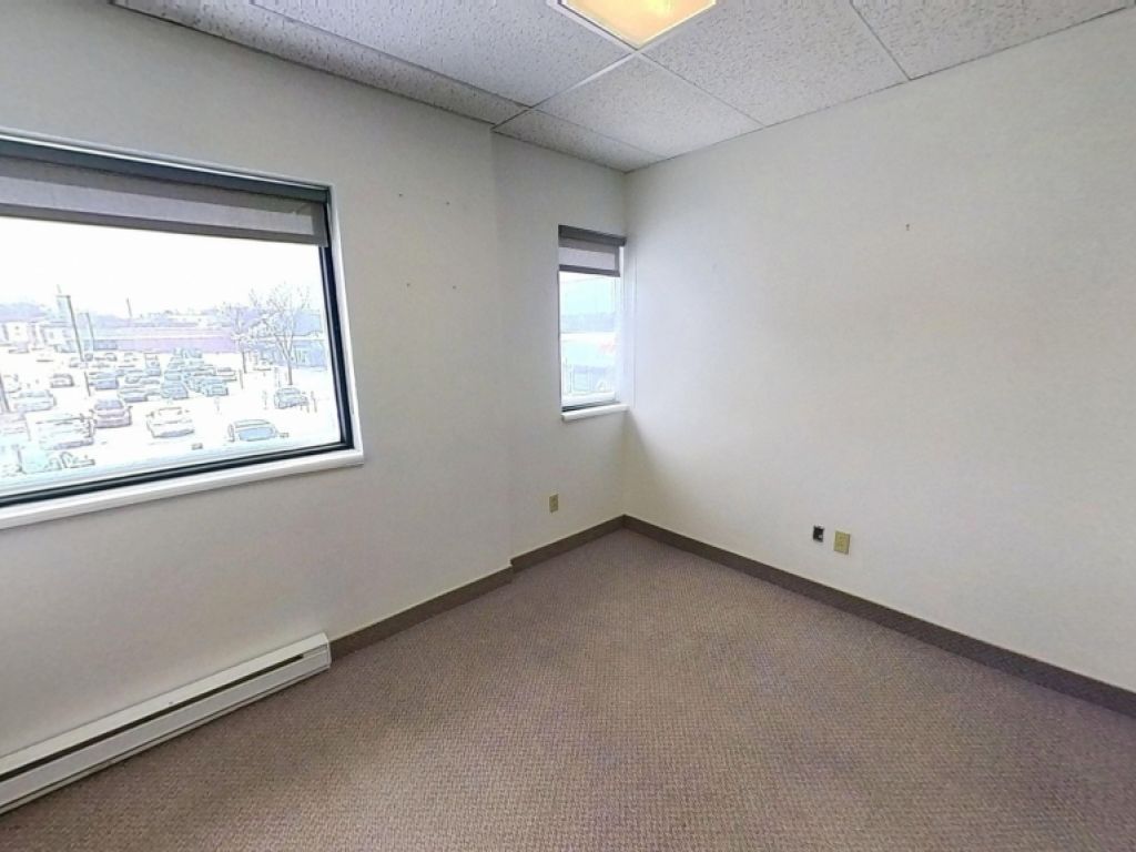 PLAZA LAVAL - STE-FOY - BUREAUX 275-295