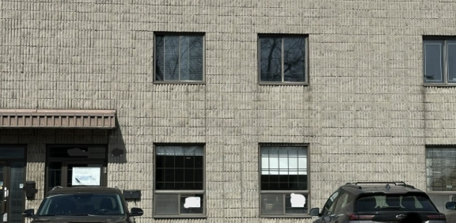 Local/Commercial/Industriel/Entrep&ocirc;t &Agrave; LOUER - &Agrave; louer