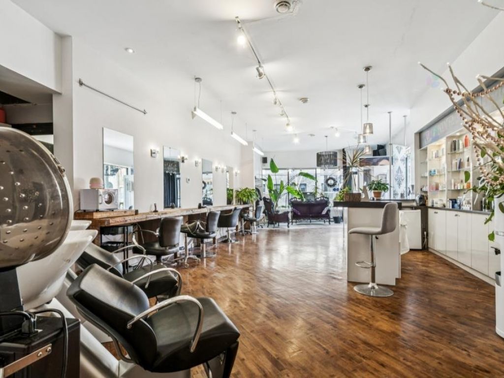 2663 sq. ft. Exceptional Visibility Ville-Marie Mtl