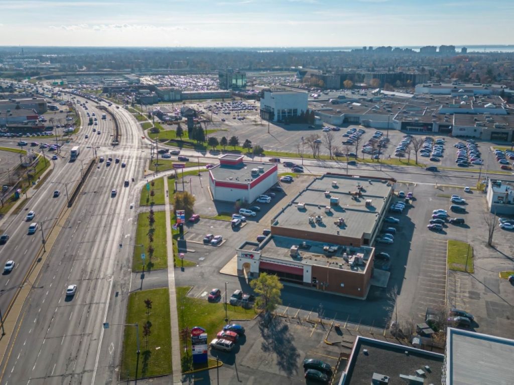 Espace commercial et bureaux � louer Brossard