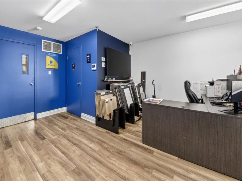 Espace industriel � louer - 11685 Mt�e Ste-Marianne