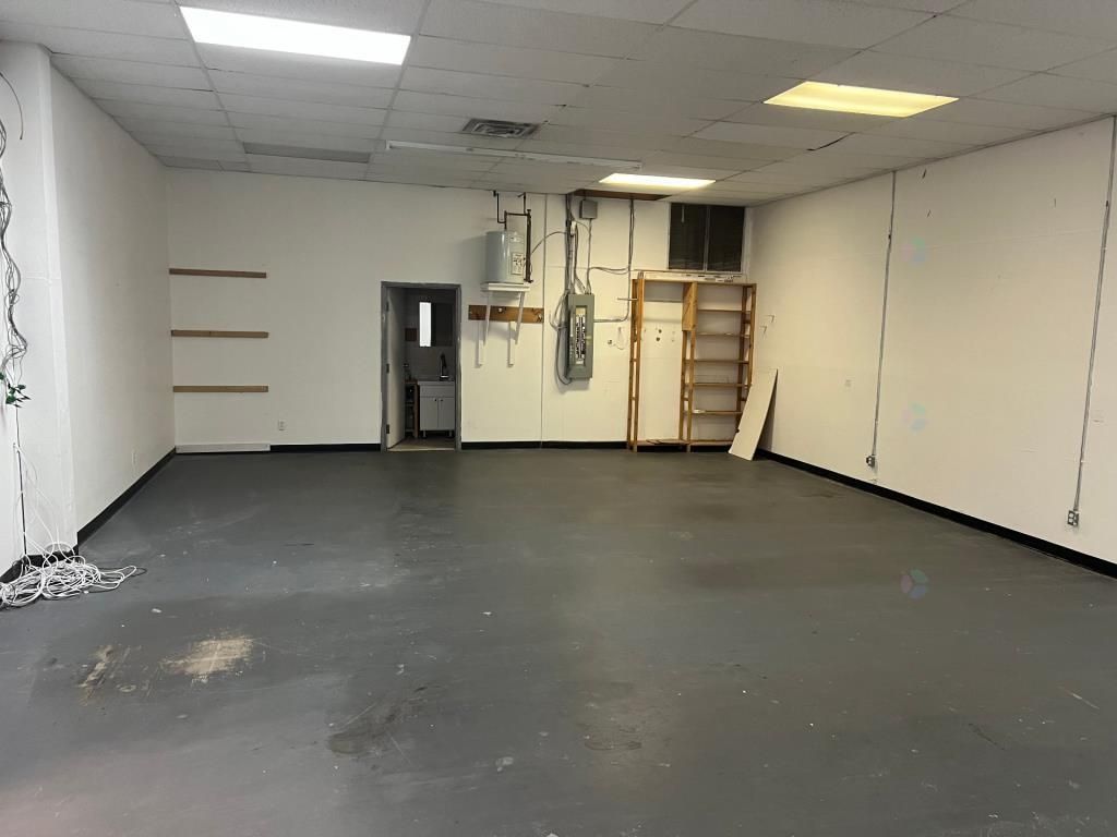 3,400 sqft Prime Location on Jean-Talon East St-Leonard
