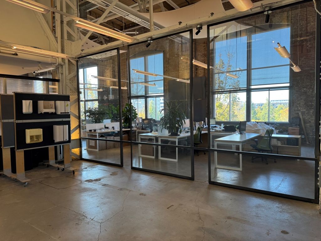 Technopôle Angus      2522 square feet