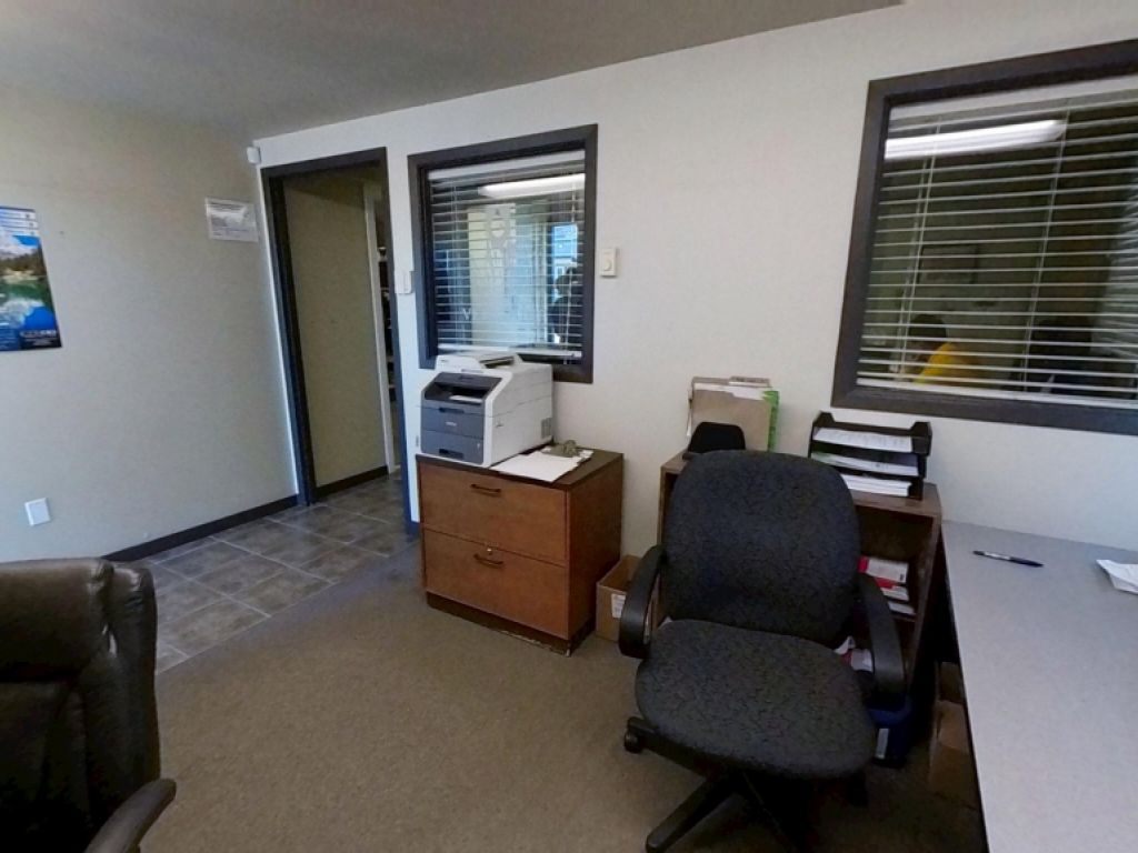Local de bureaux/commercial - Lvis