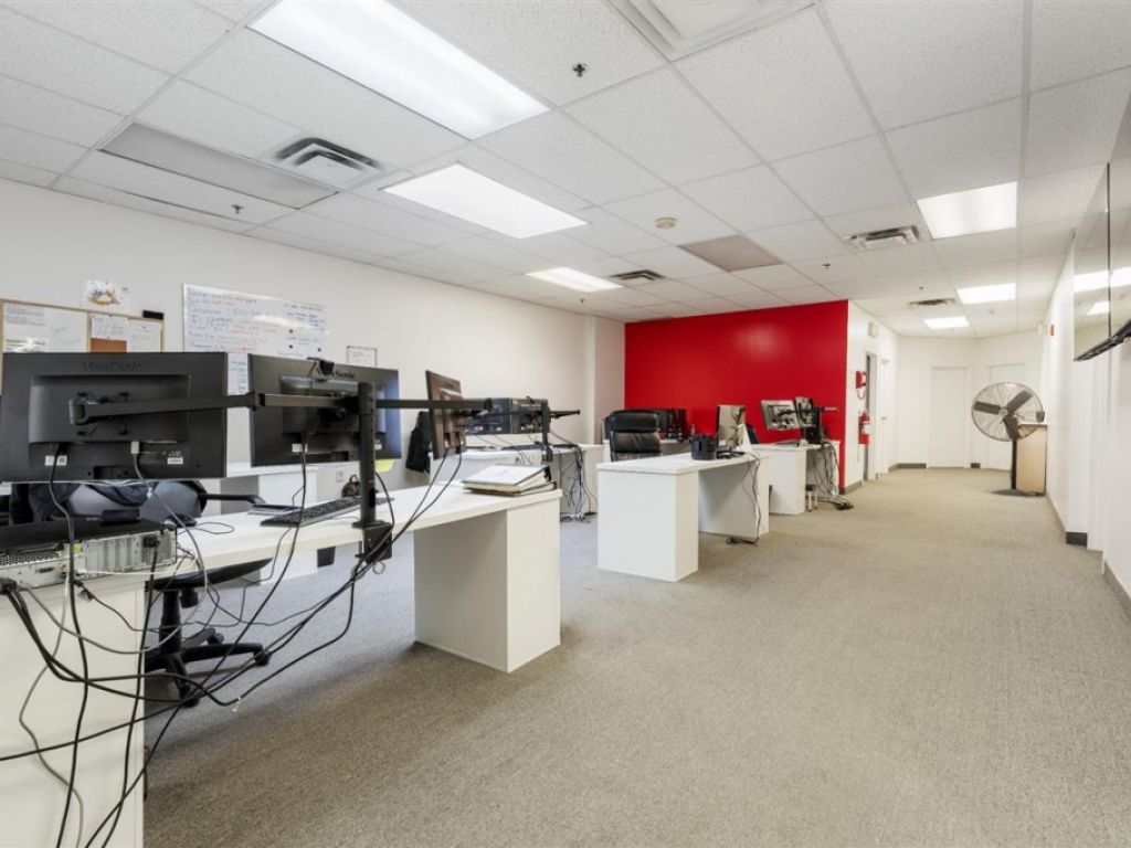 Industrial space for lease - 4243 Rue Marcel-Lacasse