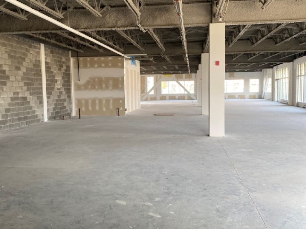 COMMERCIAL SPACE FOR RENT