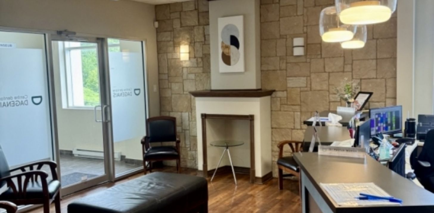 COMMERCIAL SPACE 2,794 sq. ft. + possibility of an additional 1,440 sq. ft. Ideal for dental clinic or healthcare professional - For Rent
