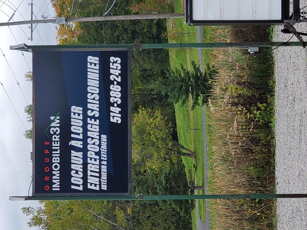 Office with warehouse/garage for rent in Chertsey