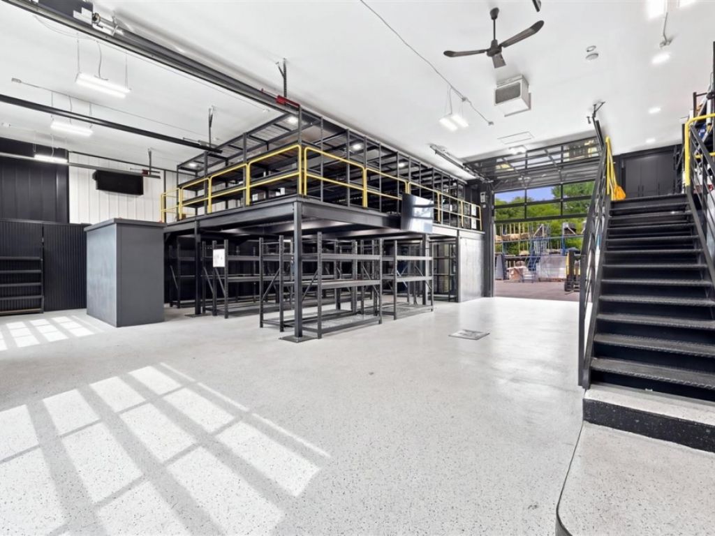 B�tisse commerciale/Bureau � vendre