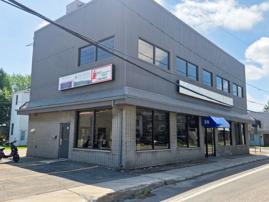 Espace commercial secteur Vanier  prs de Soumande