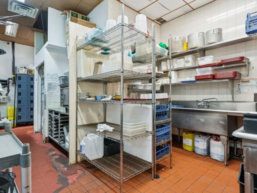 Restaurant tout �quip� avec terrasse � vendre Boucherville