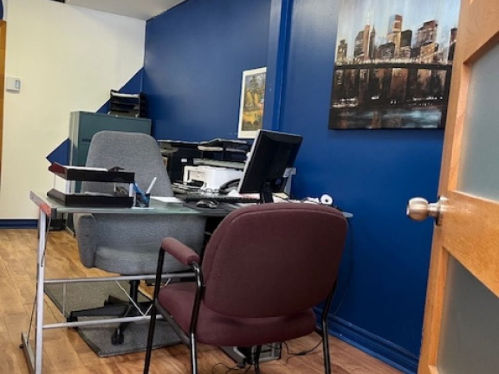 Commercial space on a busy street ideal for shops and businesses seeking  presence and visibility.