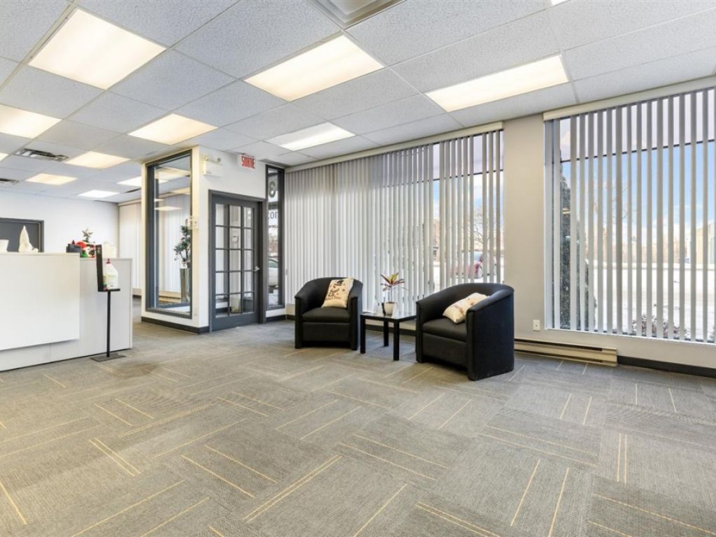 Office space for lease - 31 Boul. de la Seigneurie E., local 103