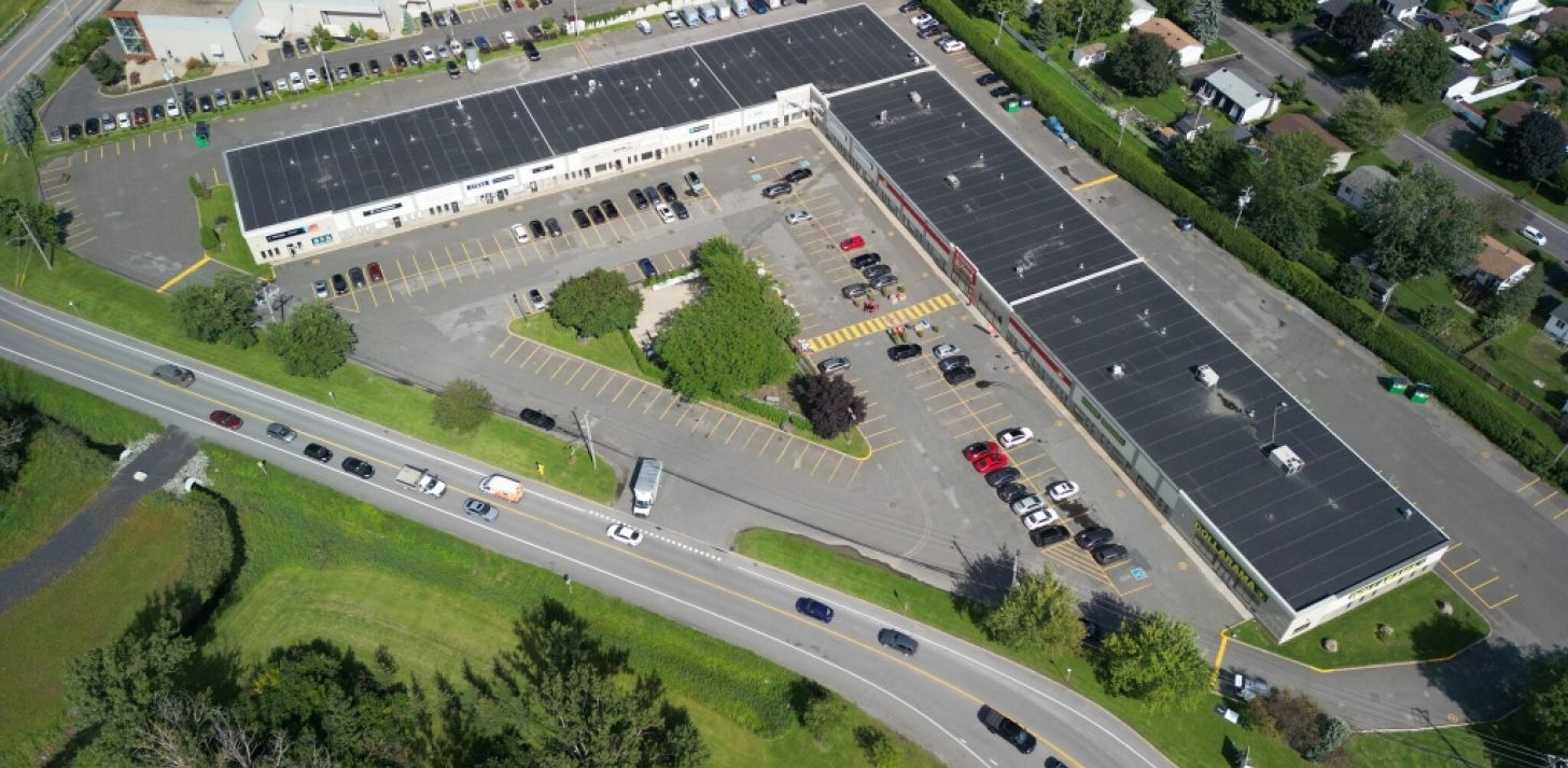TEMPORARY RENTAL � ~2,000 sq. ft. storage/project space, Place Nobel, Sainte-Julie - Available