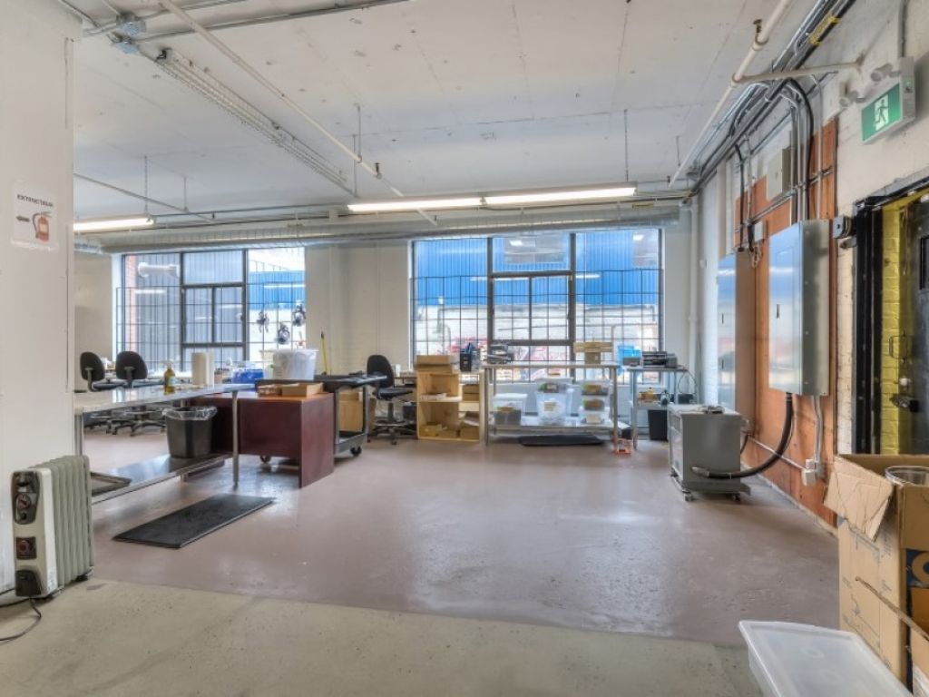 FOR RENT bright, renovated, air conditioned industrial space with 3 docks in Park Ex