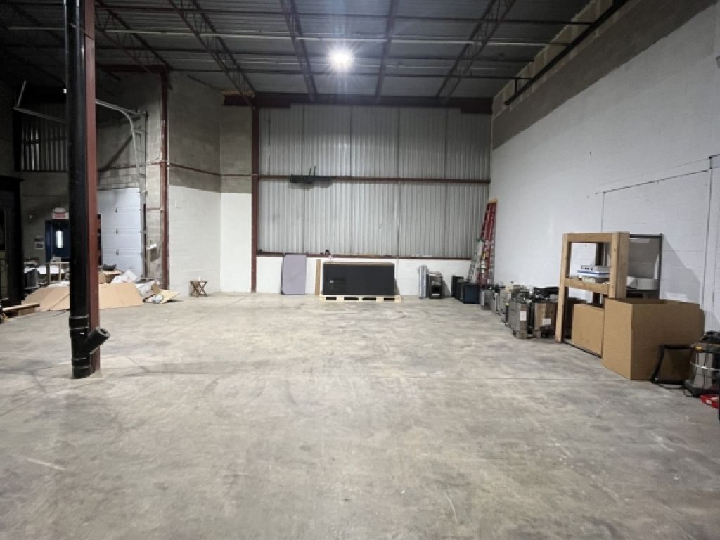 5,000 Sq. Ft. Warehouse for Lease � Sublease � Boucherville