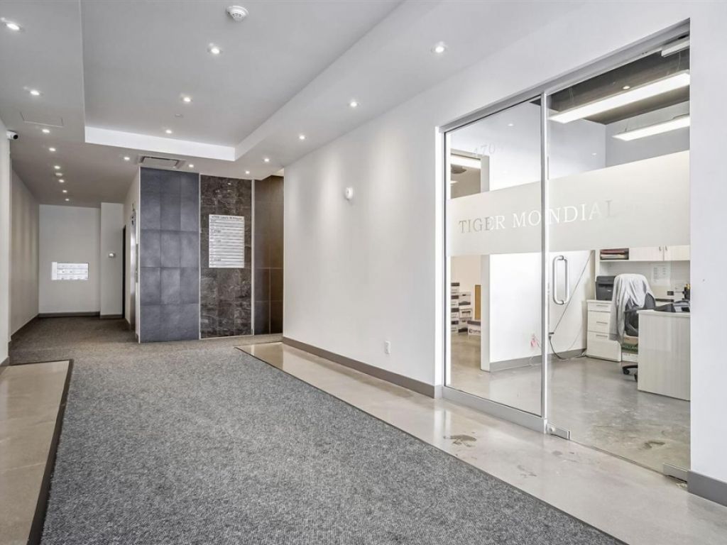 Industrial Condo for Sale or Rent � 4704 Rue Louis-B.-Mayer, Laval (Chomedey)