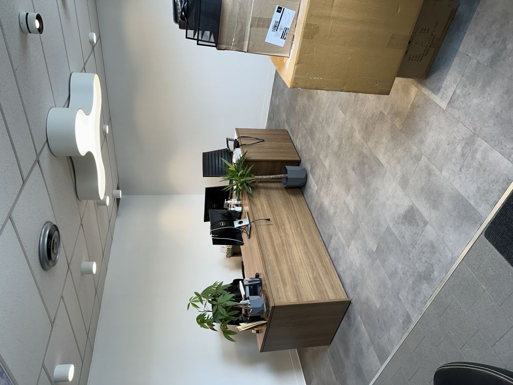 Local/Commercial/Industriel/Entrep�t � LOUER