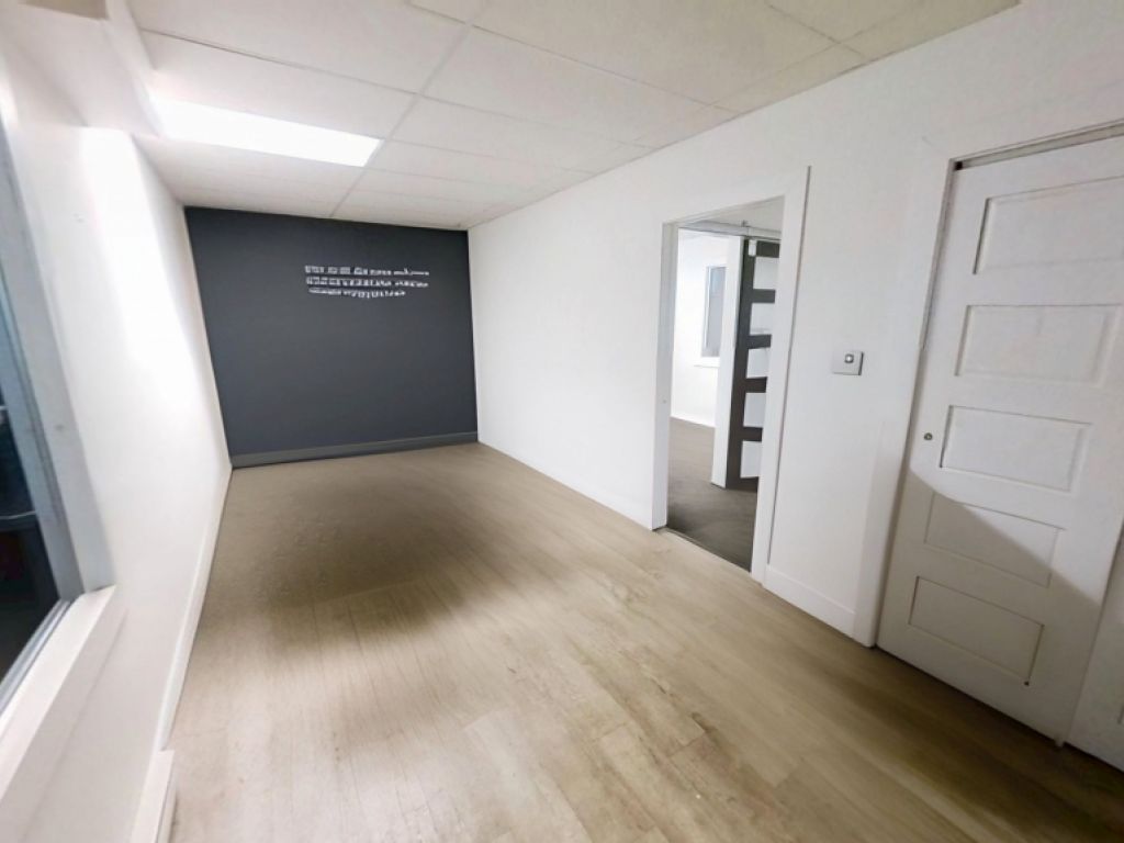 LOCAL INDUSTRIEL NEUVILLE