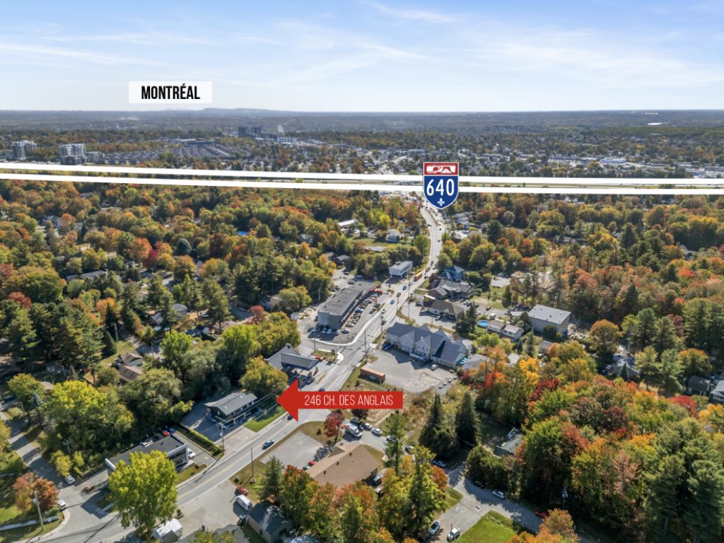 SEMI-COMMERCIAL SPACE FOR SALE