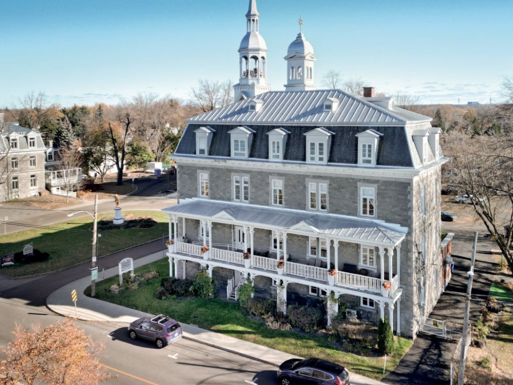 Commercial Building for Sale
