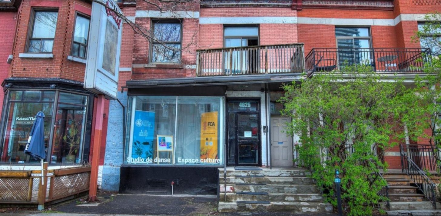 Bâtisse avec 2e étage à rénover Av. du Parc Montréal - À vendre