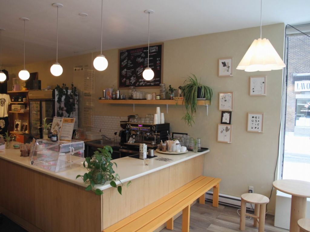 Charmant Caf  vendre Av. Mont-Royal Montral
