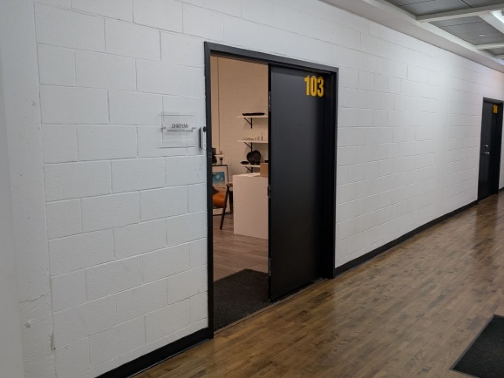 Chabanel | Espace commercial 2100pc - Bureau/Showroom/Entrepot - Rez-de-Chausser - Quai de chargement priv