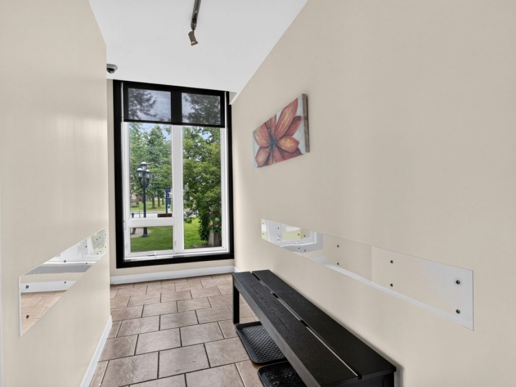A pristine 208-square-foot office, Ideal for healthcare or school professionals