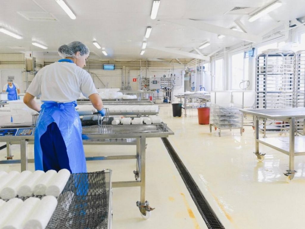 HACCP-certified food processing plant for lease, turnkey, in Estrie