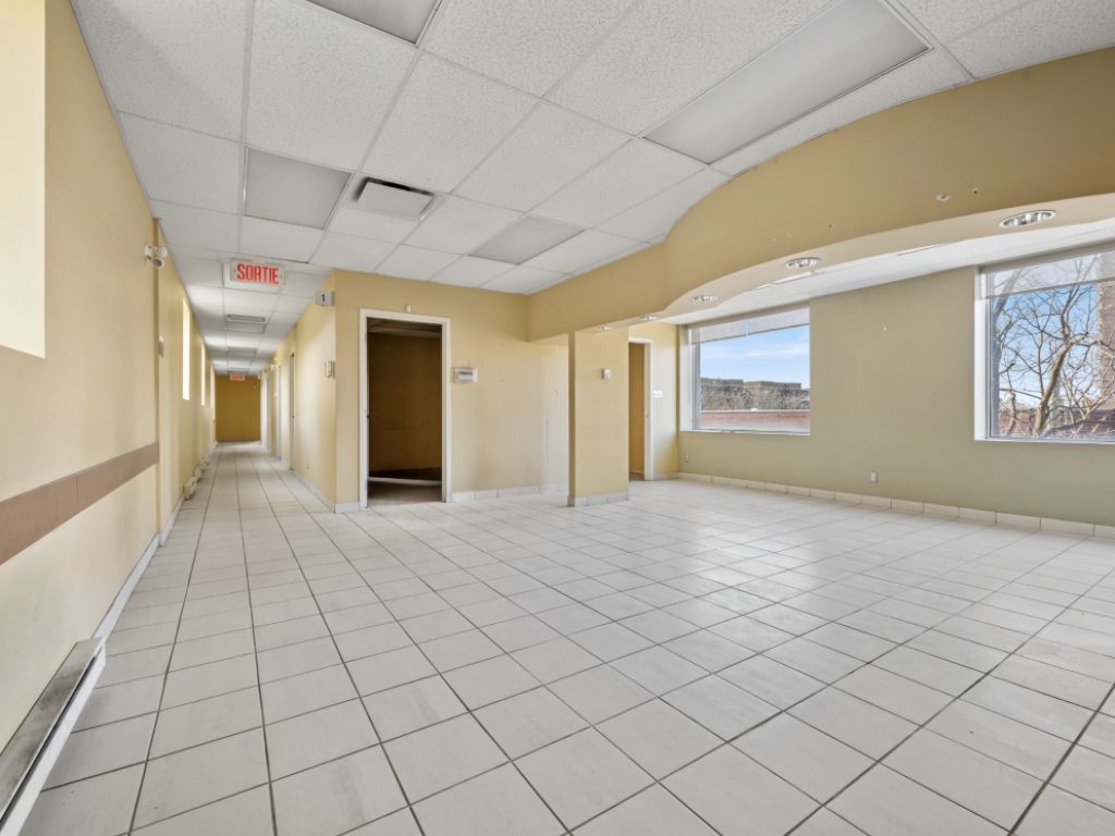 Local POLYVALENT � louer